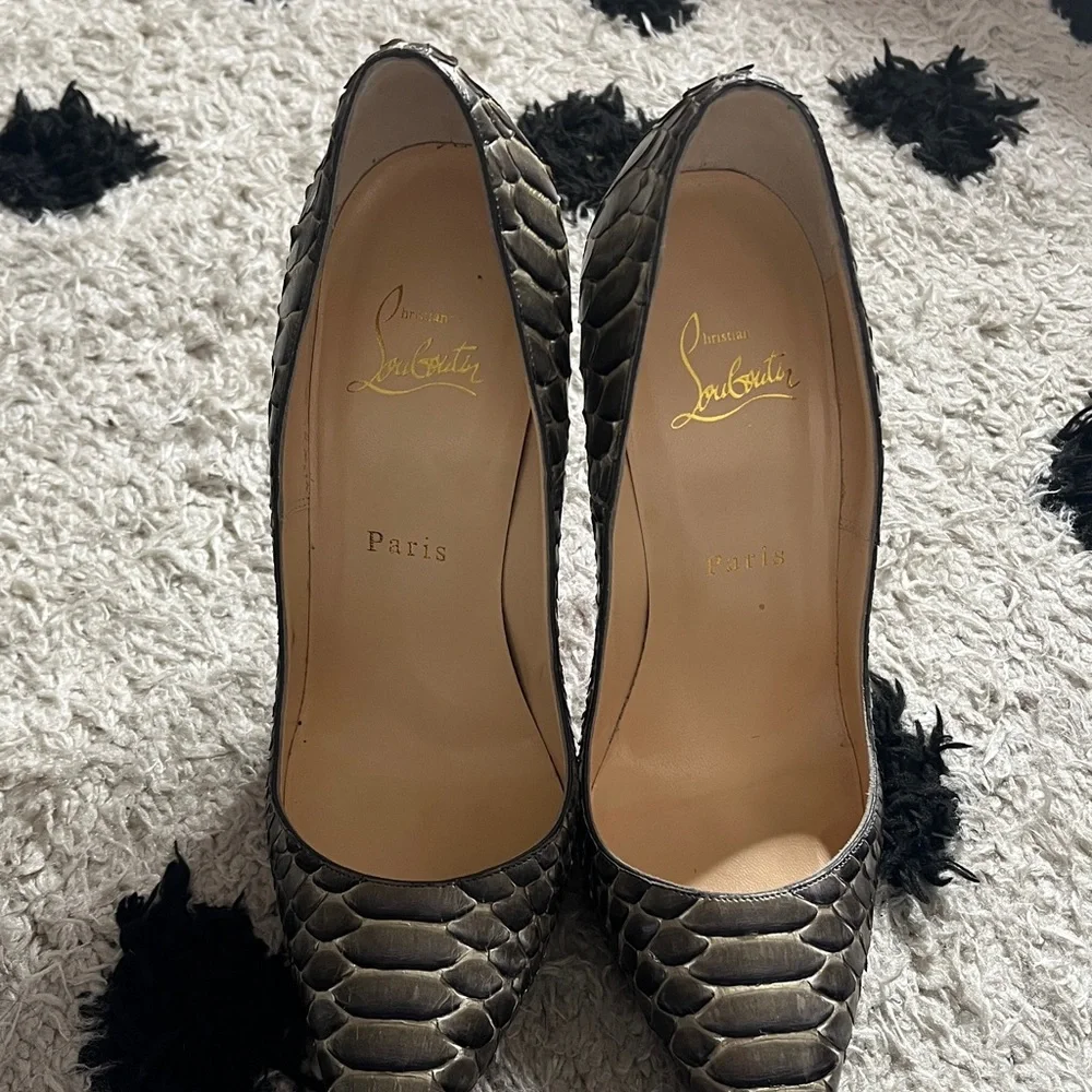 Christian Louboutin size 37.5 Elegant Snake Print Women's Heels